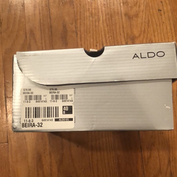 Aldo. Size Euro 40 / US 10. Cream and red floral. - Picture 4 of 4